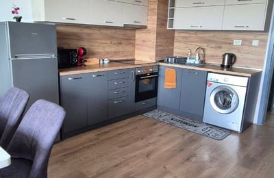 Vermietung einer geräumigen 4-Zimmer-Wohnung mit Meerblick, Stadtteil Chaika, Varna, Bulgarien